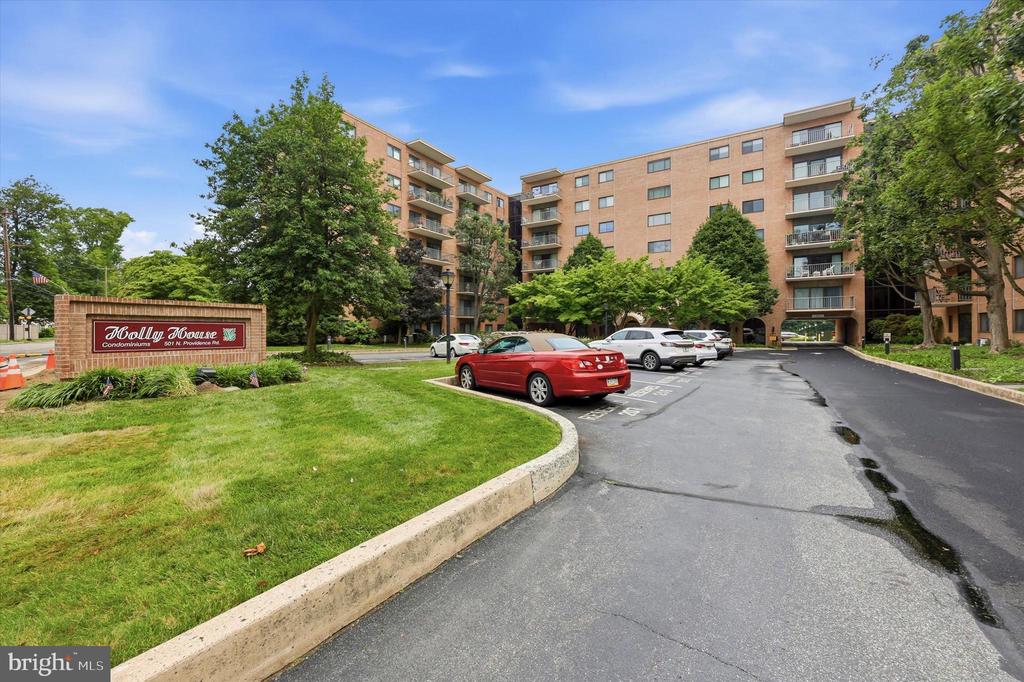 501 N PROVIDENCE ROAD Unit: 412