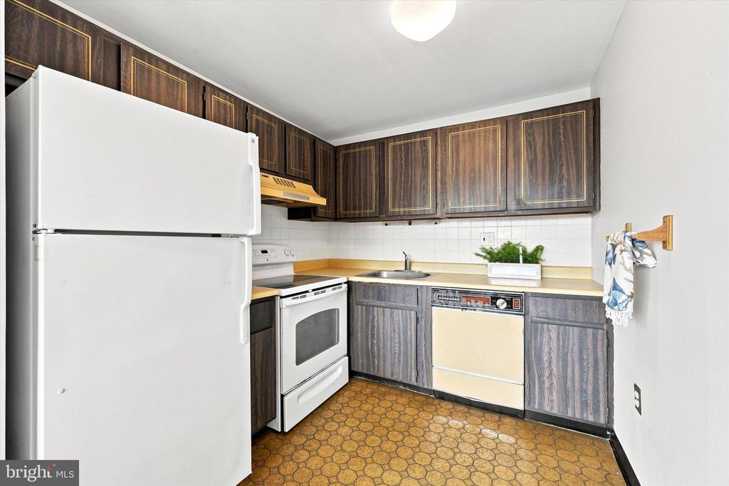 501 N PROVIDENCE ROAD Unit: 412
