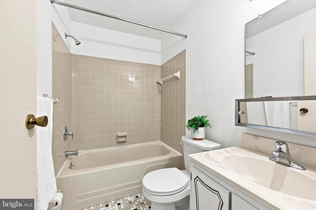 501 N PROVIDENCE ROAD Unit: 412