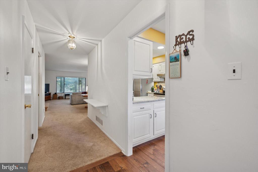 921 PUTNAM BOULEVARD Unit: 113