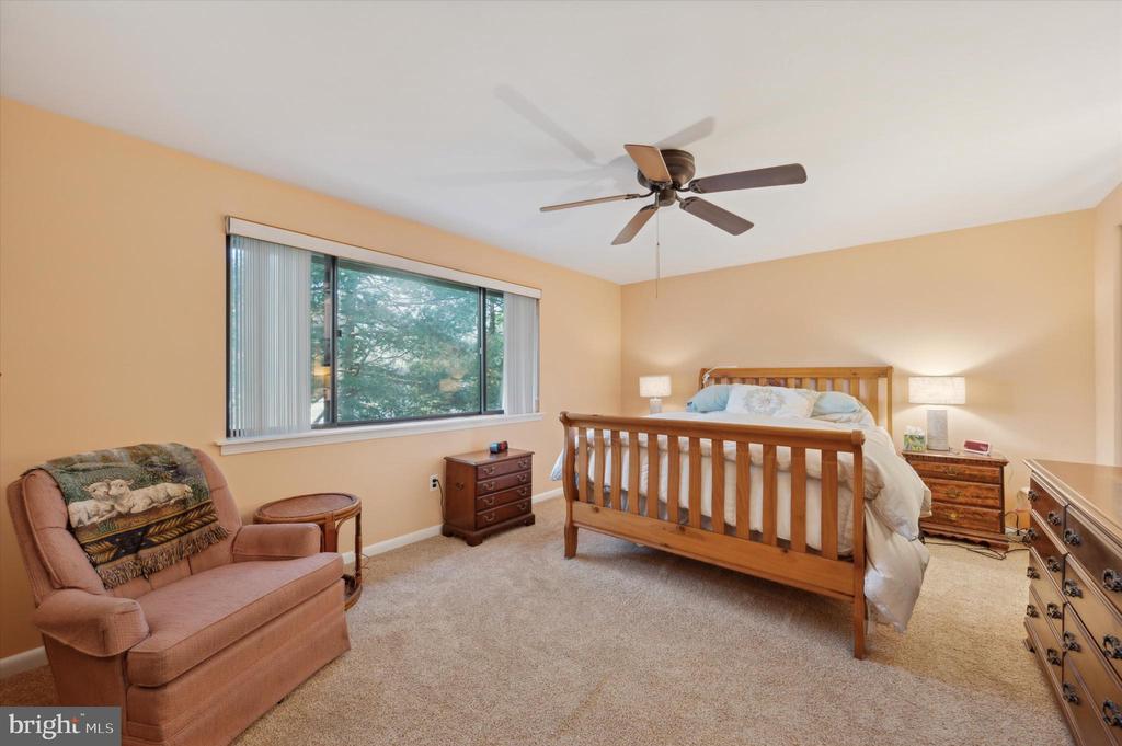 921 PUTNAM BOULEVARD Unit: 113