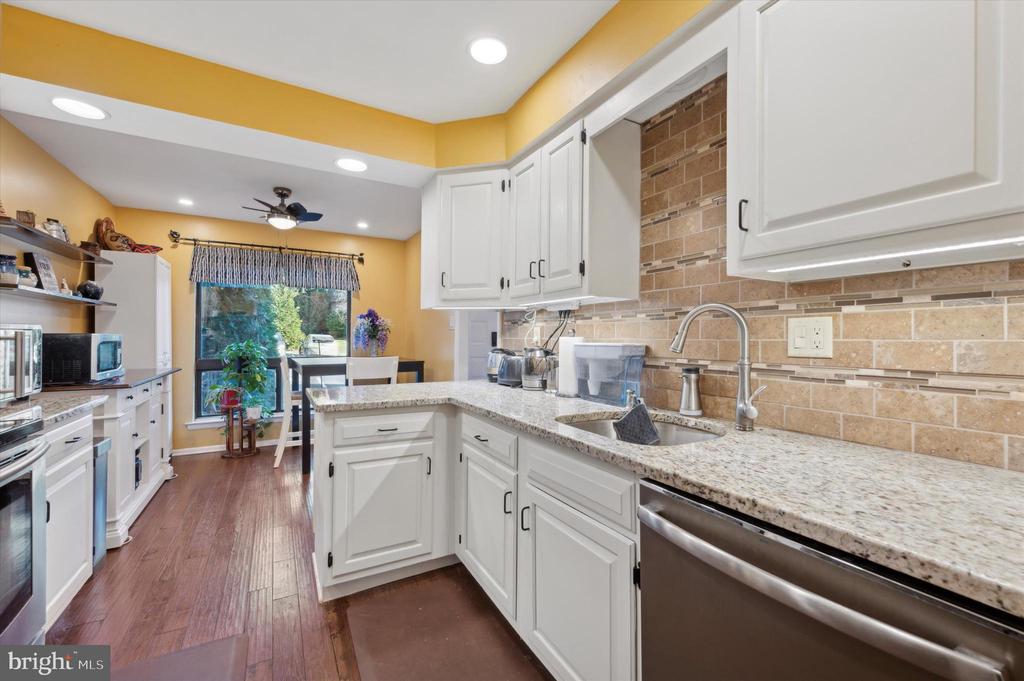 921 PUTNAM BOULEVARD Unit: 113