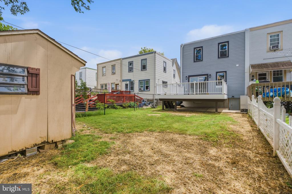 228 N LINDEN AVENUE