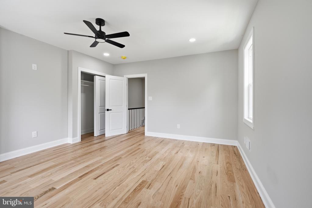 228 N LINDEN AVENUE