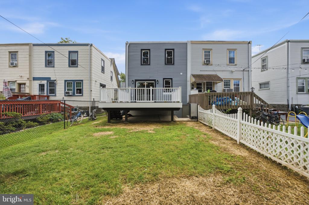 228 N LINDEN AVENUE