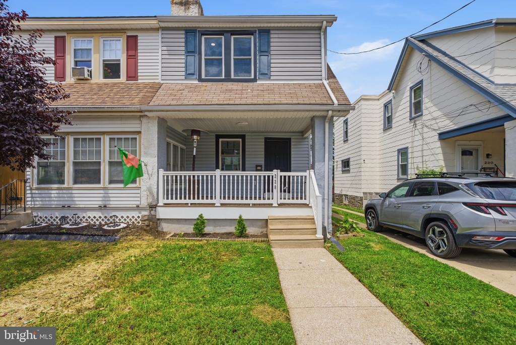 228 N LINDEN AVENUE