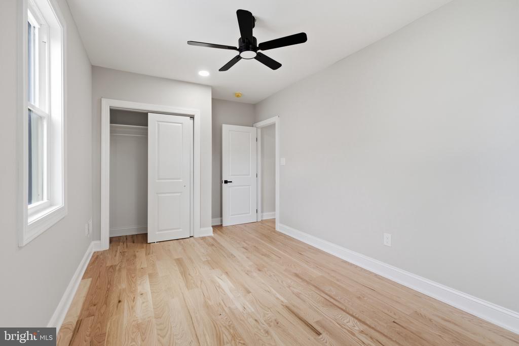 228 N LINDEN AVENUE