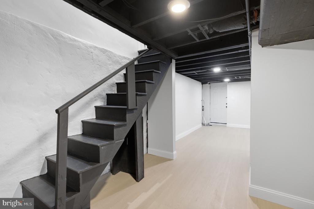 228 N LINDEN AVENUE
