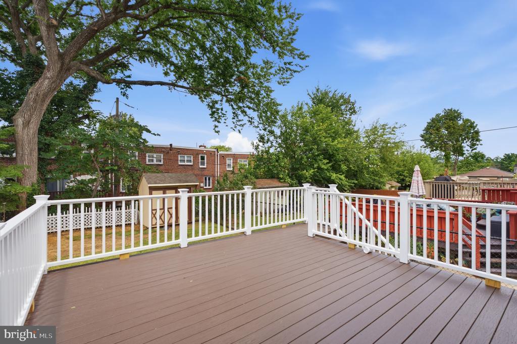 228 N LINDEN AVENUE