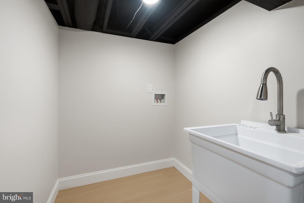 228 N LINDEN AVENUE