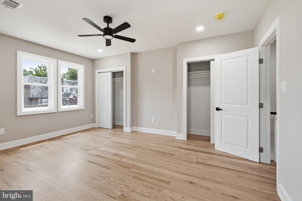 228 N LINDEN AVENUE
