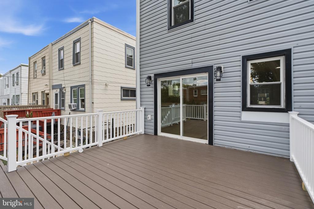 228 N LINDEN AVENUE