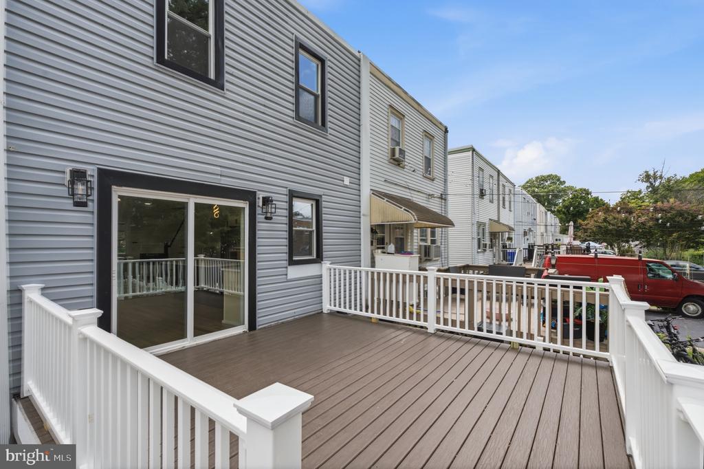 228 N LINDEN AVENUE