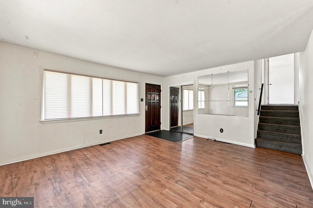 306 N CENTRAL AVENUE