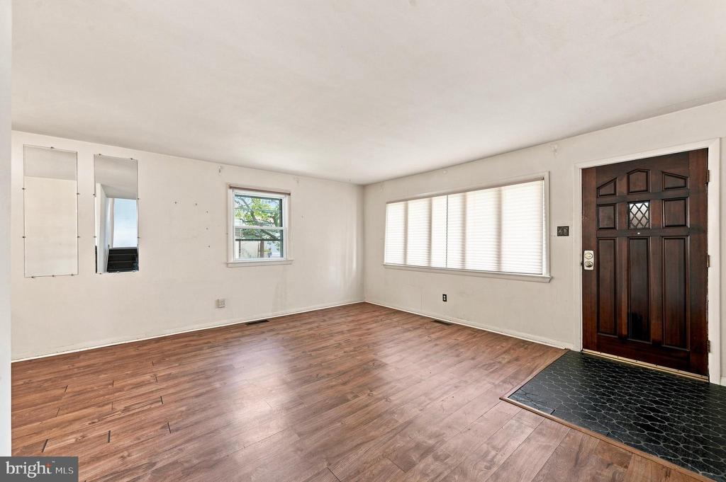 306 N CENTRAL AVENUE