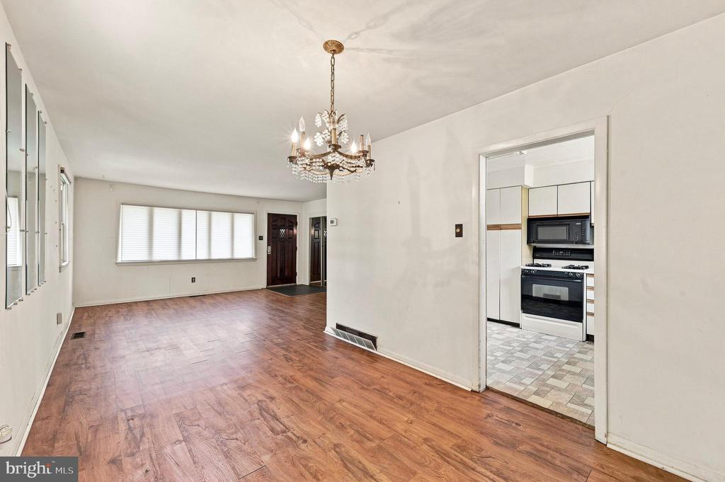 306 N CENTRAL AVENUE