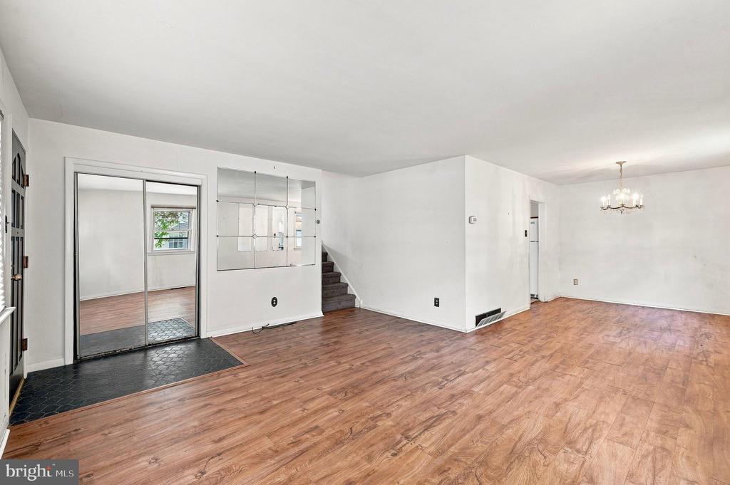 306 N CENTRAL AVENUE