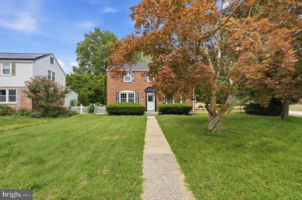 401 TWIN OAKS DRIVE