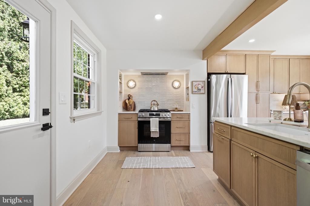 401 TWIN OAKS DRIVE