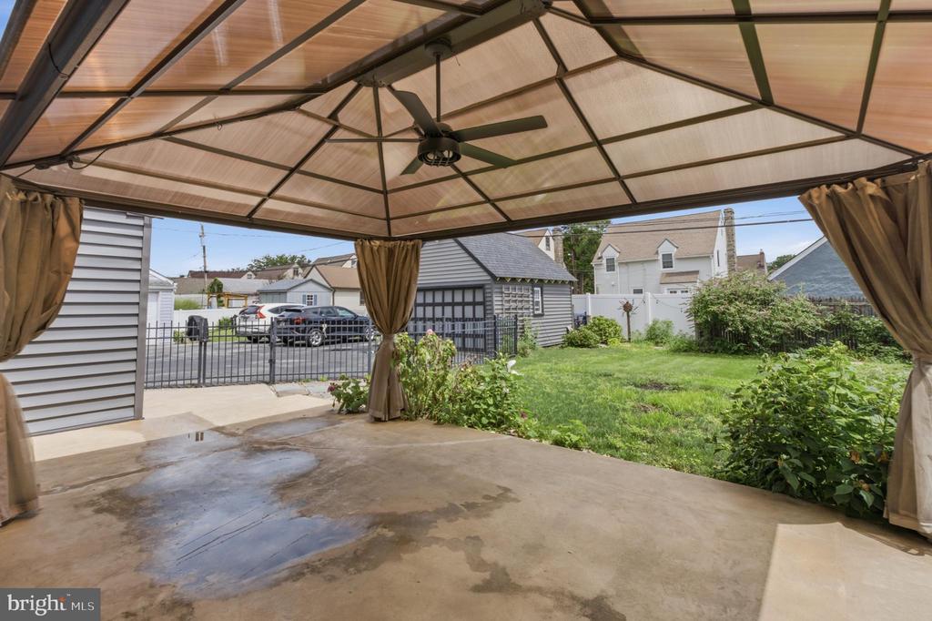 1021 MORGAN AVENUE