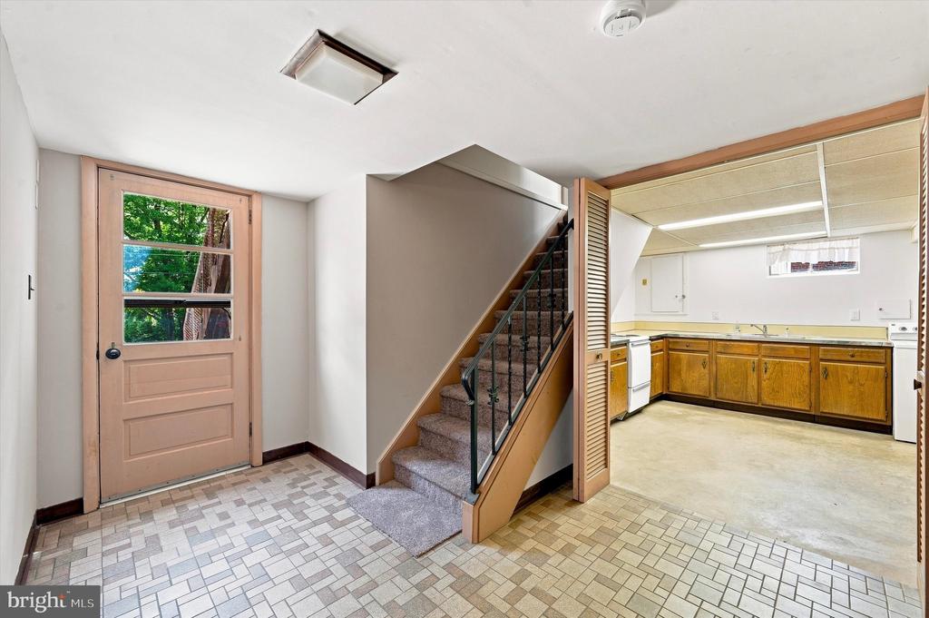 4022 W CHESTER PIKE