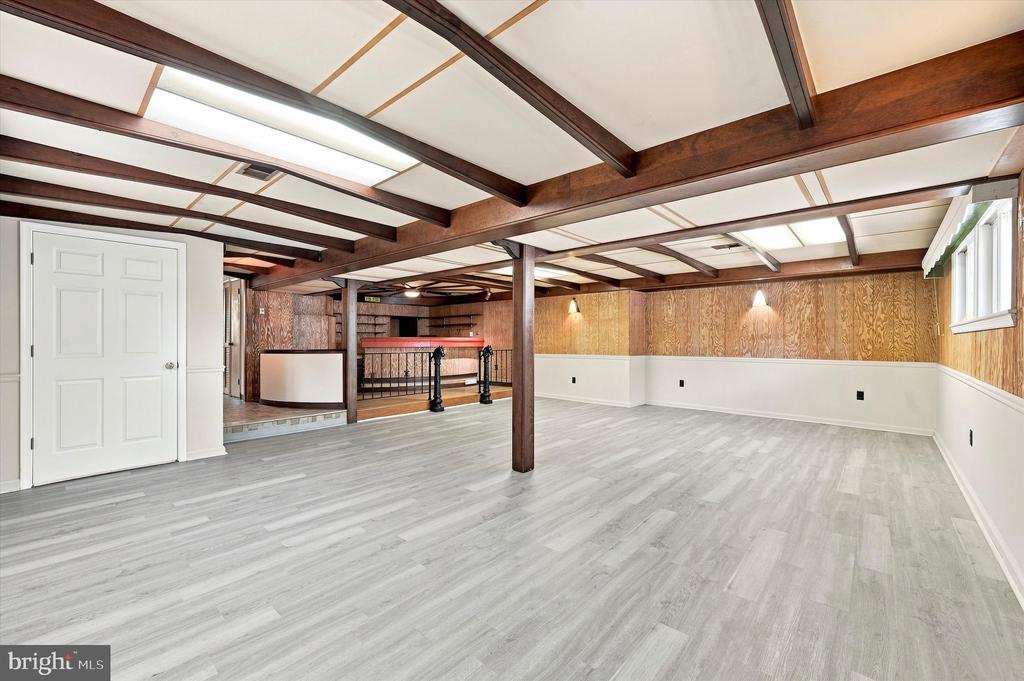 4022 W CHESTER PIKE