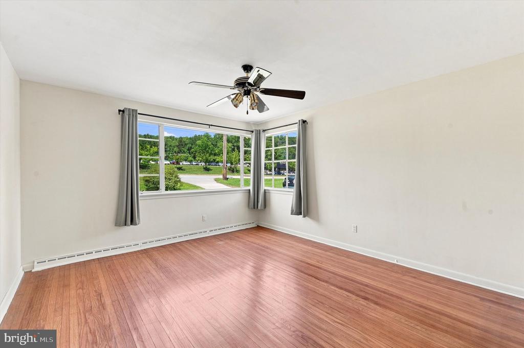 4022 W CHESTER PIKE