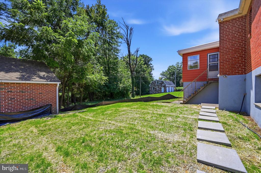4022 W CHESTER PIKE