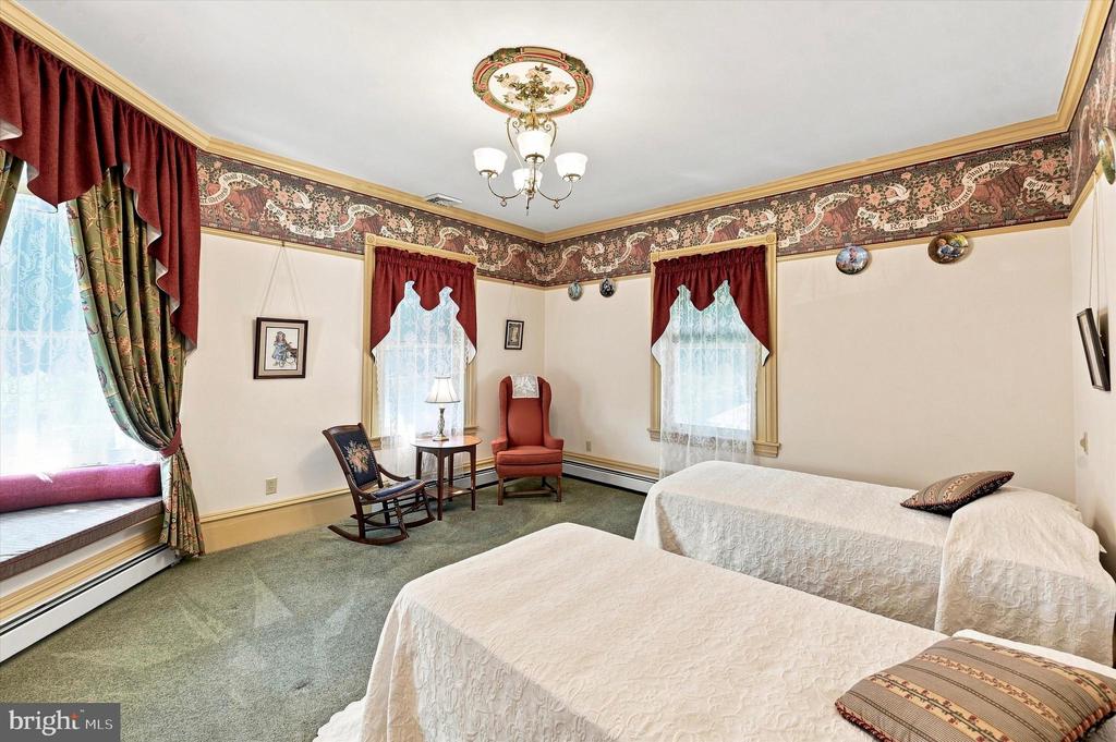 59 W GREENWOOD AVENUE