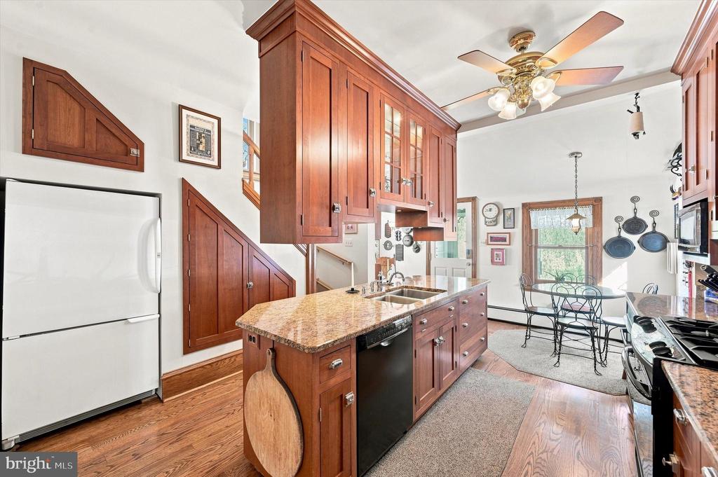 59 W GREENWOOD AVENUE