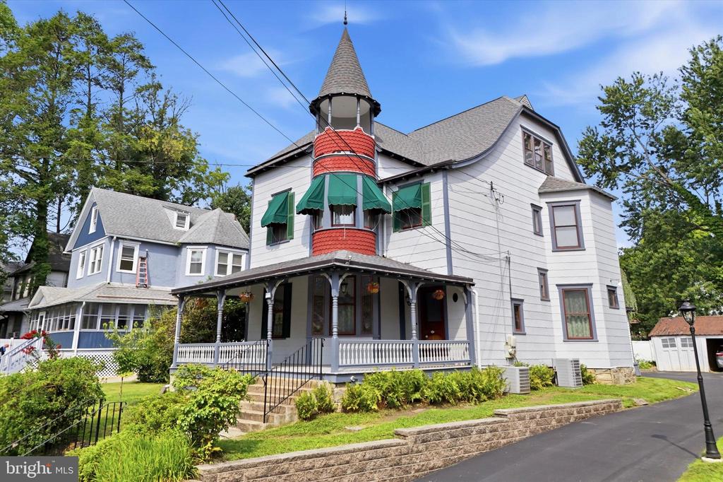 59 W GREENWOOD AVENUE