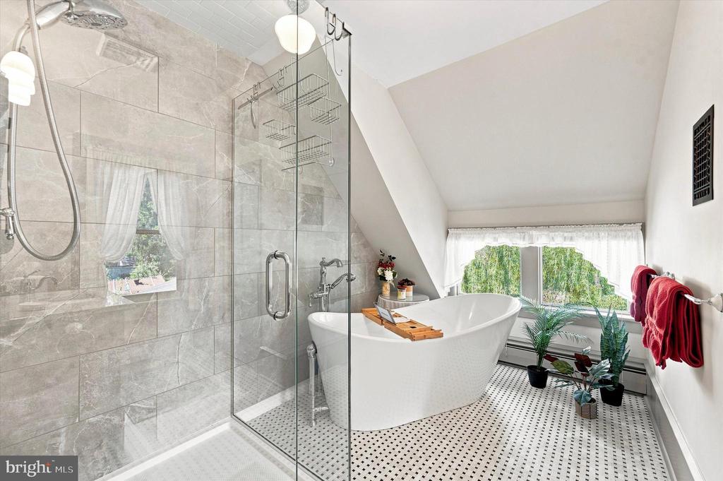 59 W GREENWOOD AVENUE