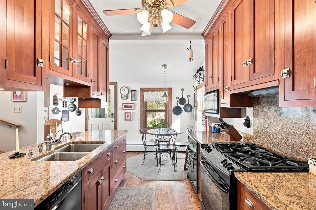59 W GREENWOOD AVENUE