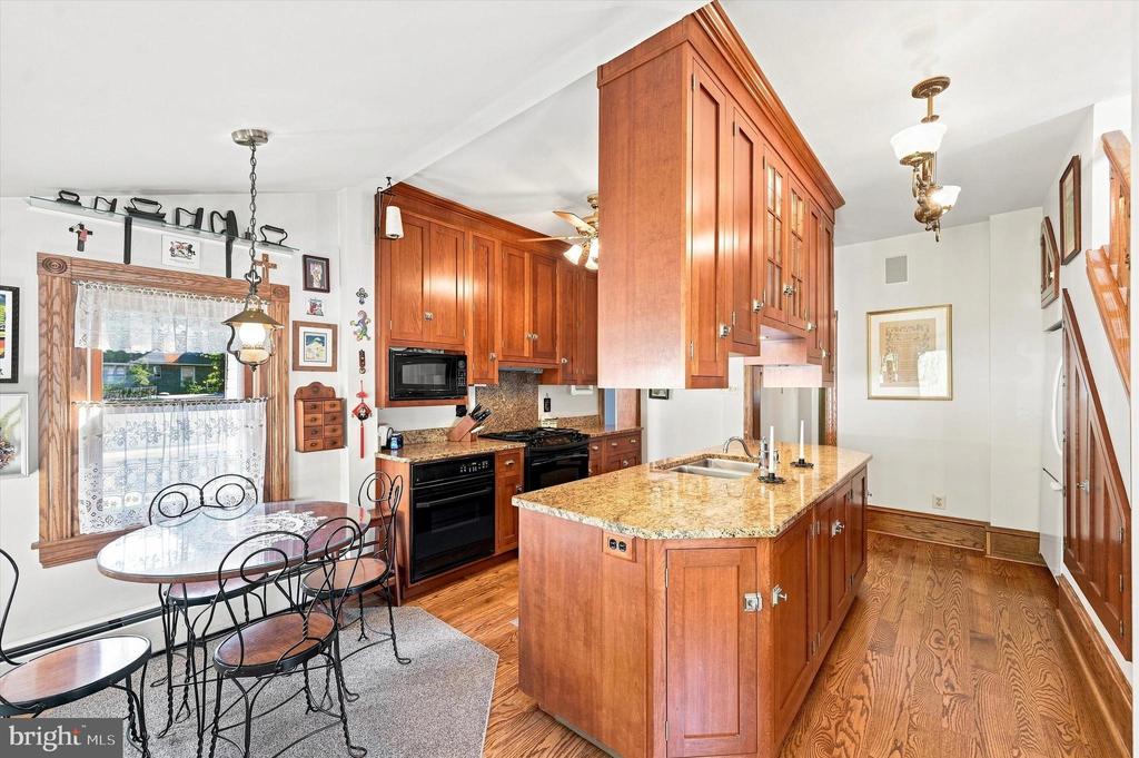 59 W GREENWOOD AVENUE