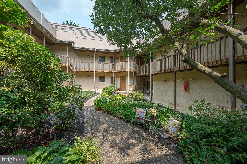 1102 PRITCHARD PLACE