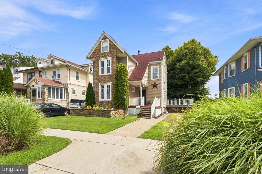 558 MOHAWK AVENUE