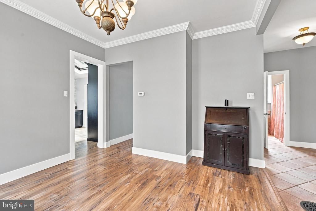 558 MOHAWK AVENUE