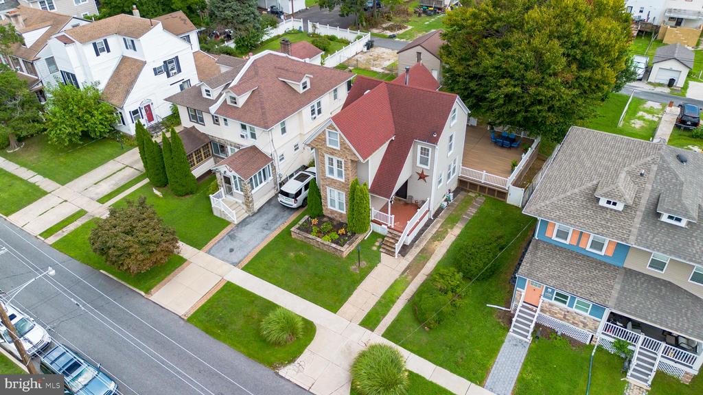 558 MOHAWK AVENUE