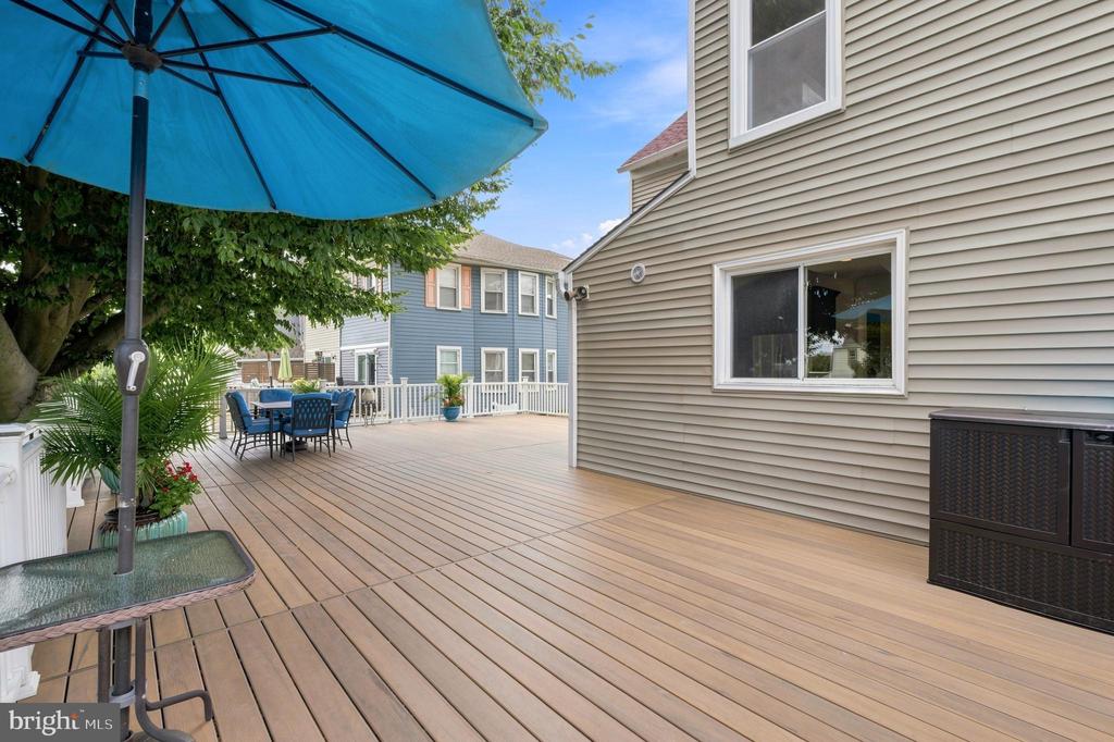 558 MOHAWK AVENUE
