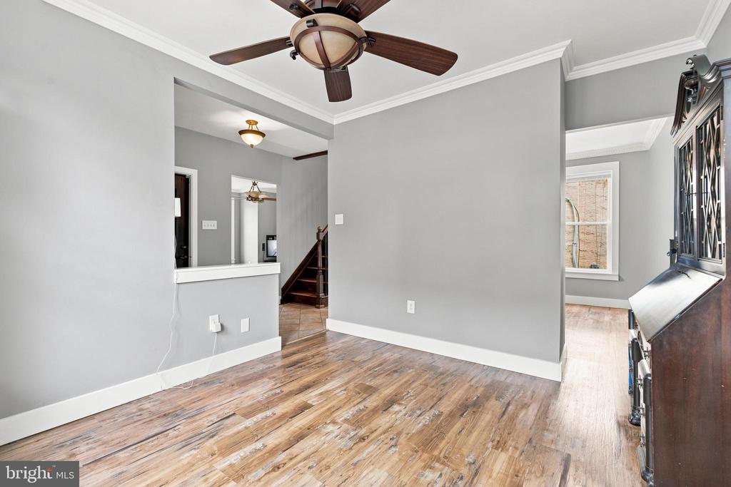 558 MOHAWK AVENUE