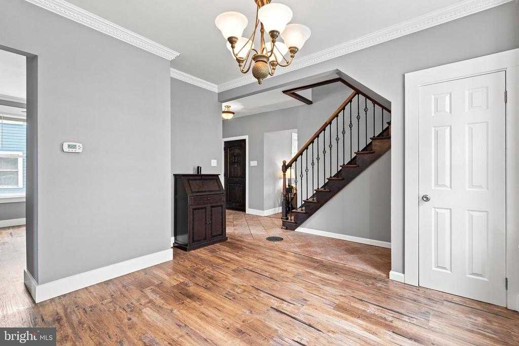 558 MOHAWK AVENUE