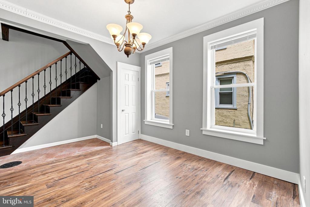 558 MOHAWK AVENUE