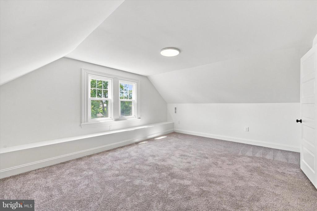1216 DARBY ROAD
