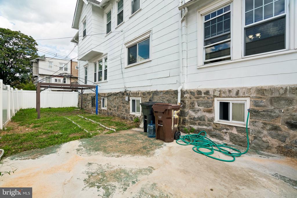 15 S WYCOMBE AVENUE