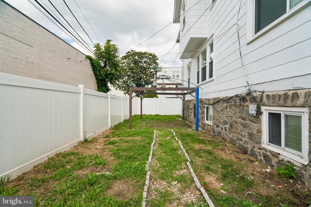 15 S WYCOMBE AVENUE
