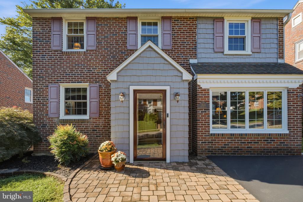 104 FLINTLOCK ROAD