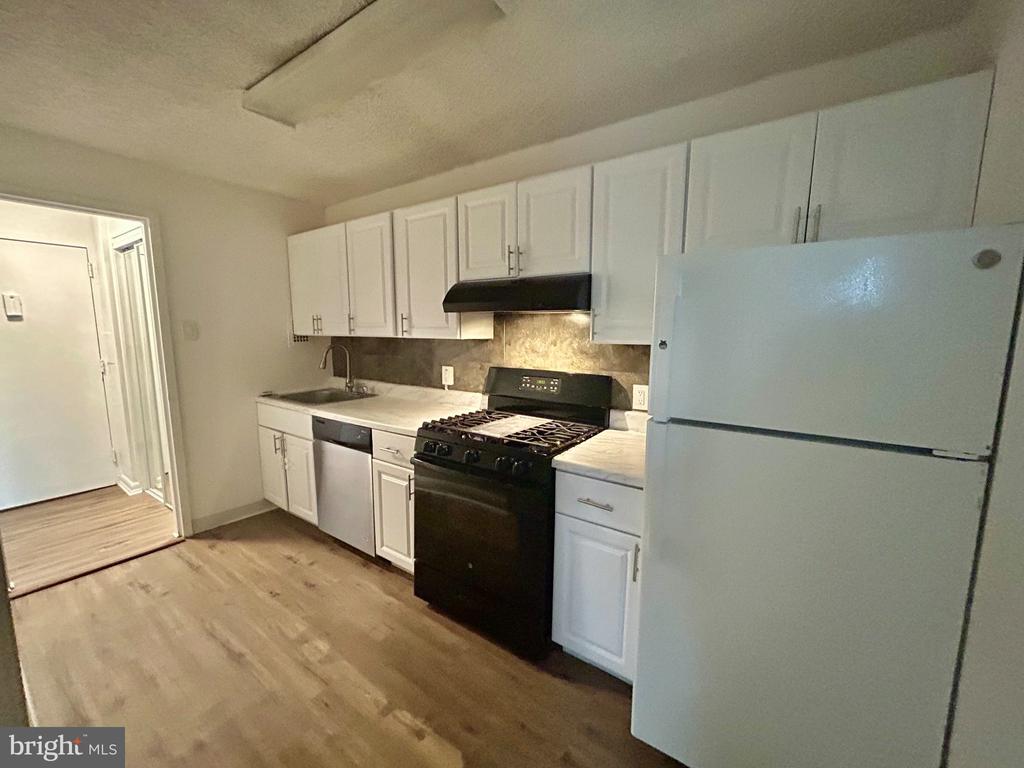 1030 LANCASTER AVENUE Unit: 402