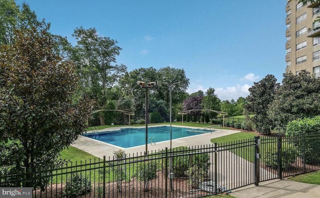 1030 LANCASTER AVENUE Unit: 402