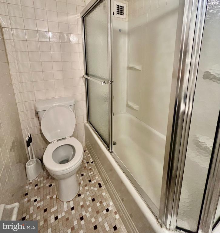 1030 LANCASTER AVENUE Unit: 402