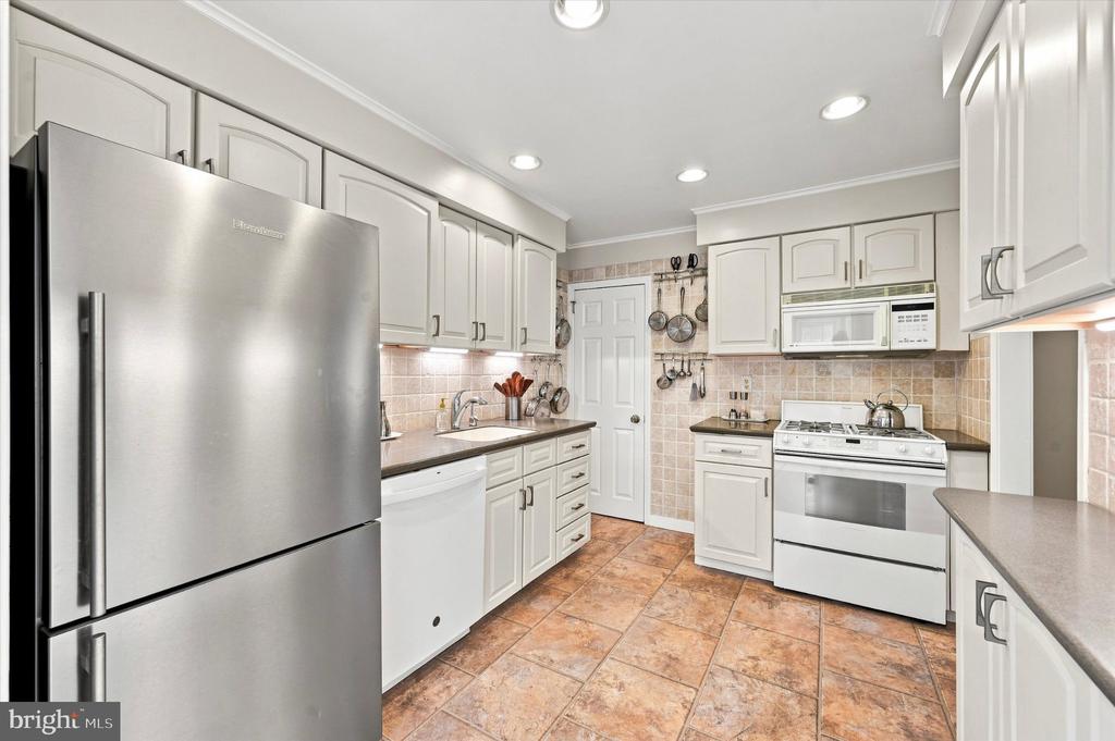 203 WALNUT HILL LANE